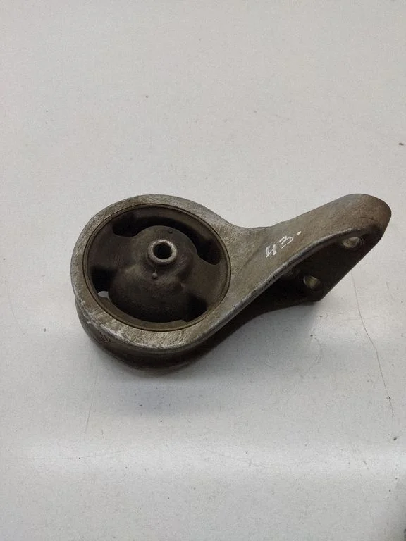 Engine mount bracket – Hyundai Santa Fe (2000-2006)