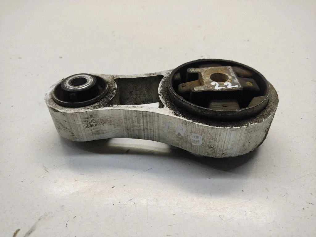 Mootori kinnituskronstein – Renault Trafic II (X83) (2001-2014)