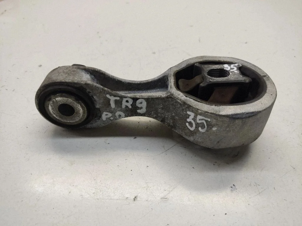 Mootori kinnituskronstein – Renault Trafic II (X83) (2001-2014)