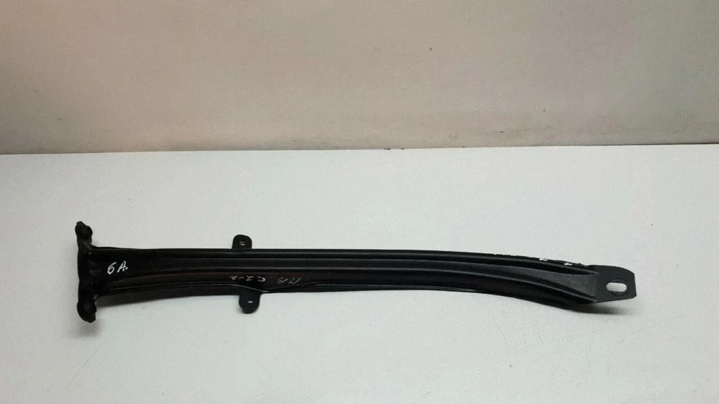 Engine mounting bracket – Mercedes-Benz C-Class AMG W204 (2007-2014)