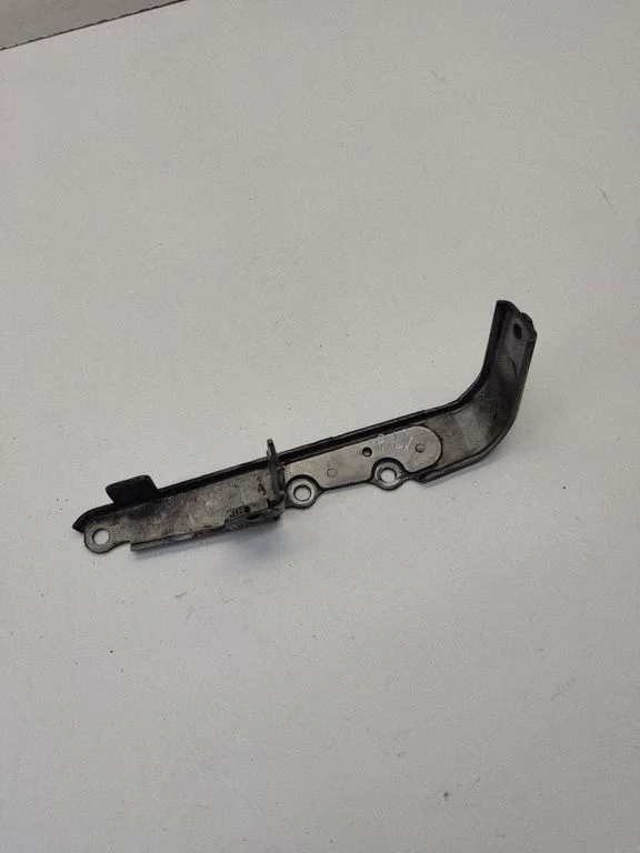 Mootori kinnituskronstein A6510901741