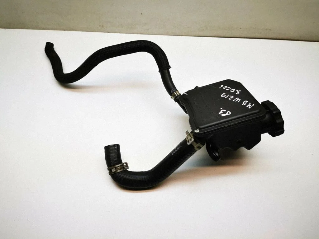 Power steering fluid tank/reservoir – Mercedes-Benz CLS-Class C219 (2003-2011)