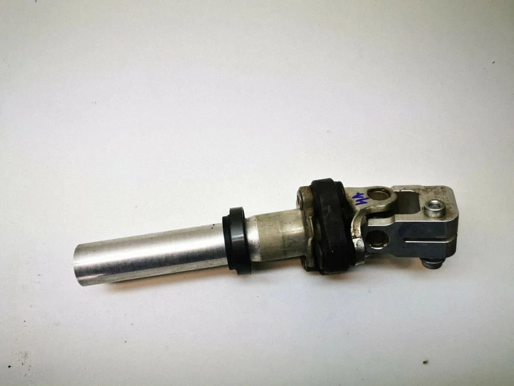 Steering column universal joint – Mercedes-Benz C-Class AMG W204 (2007-2014)