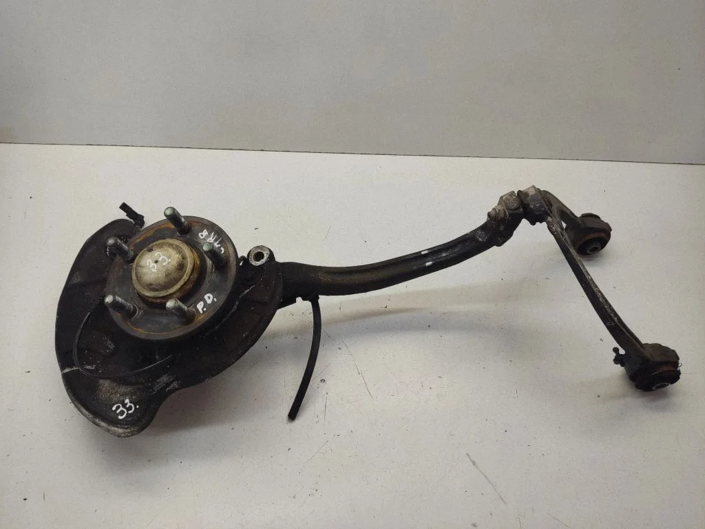 Front wheel hub 04782704AB