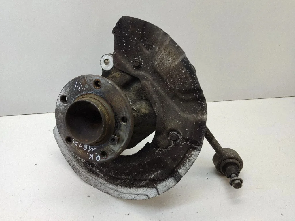 Front wheel hub 6773209