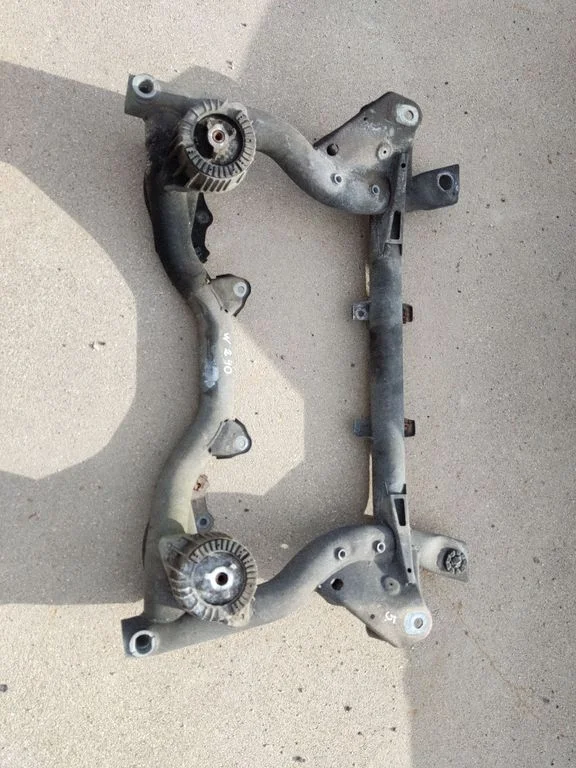 Front subframe – Mercedes-Benz C-Class AMG W204 (2007-2014)