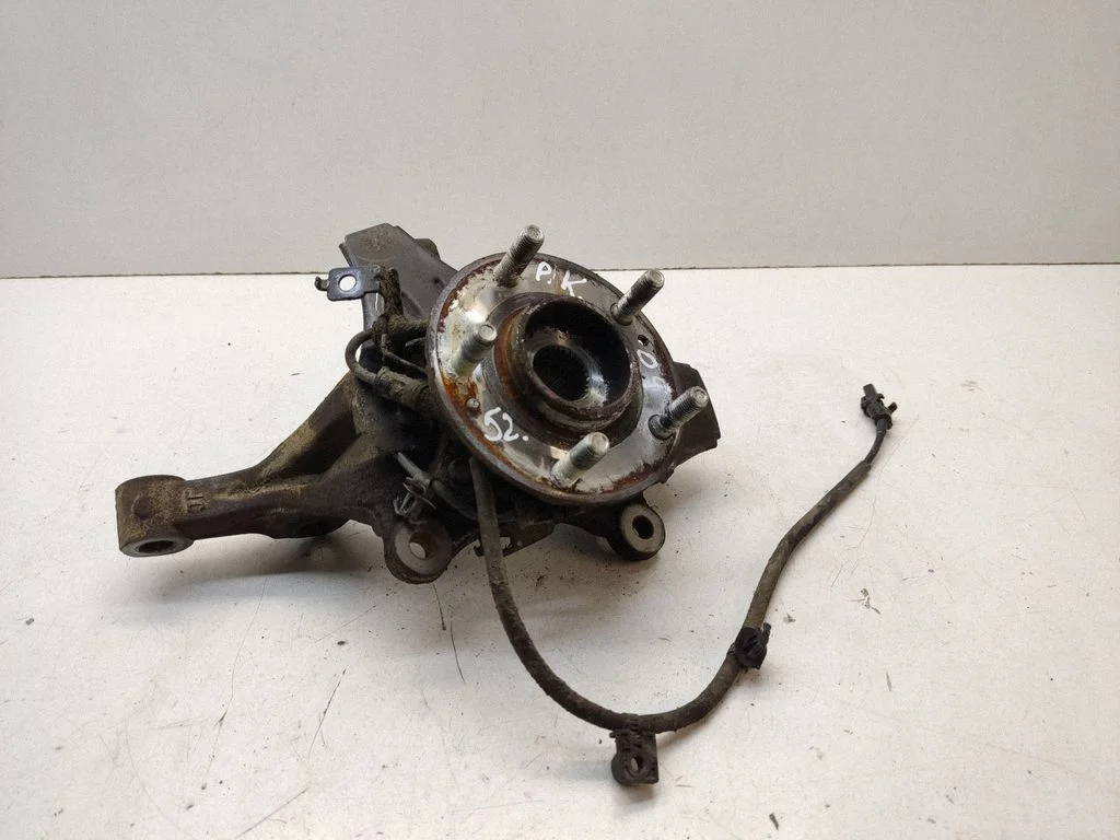 Front wheel hub – front left