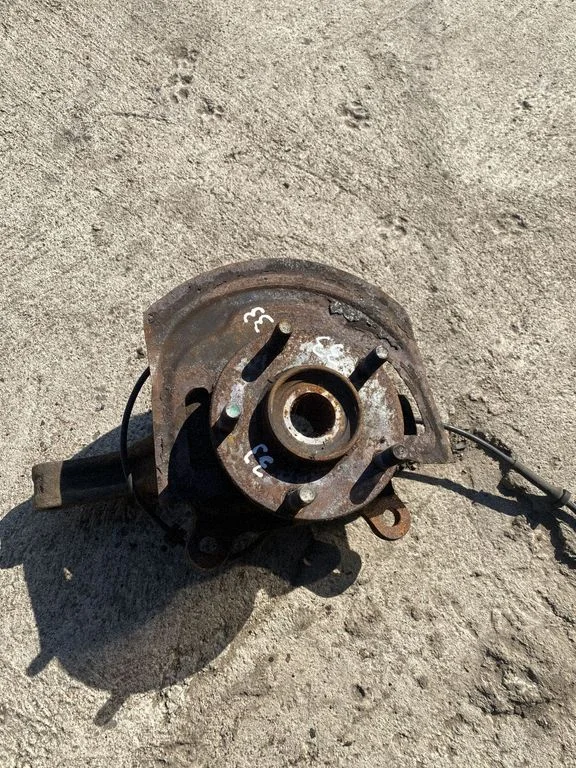 Eesmine rattarumm – Nissan Qashqai+2 (2008-2010)