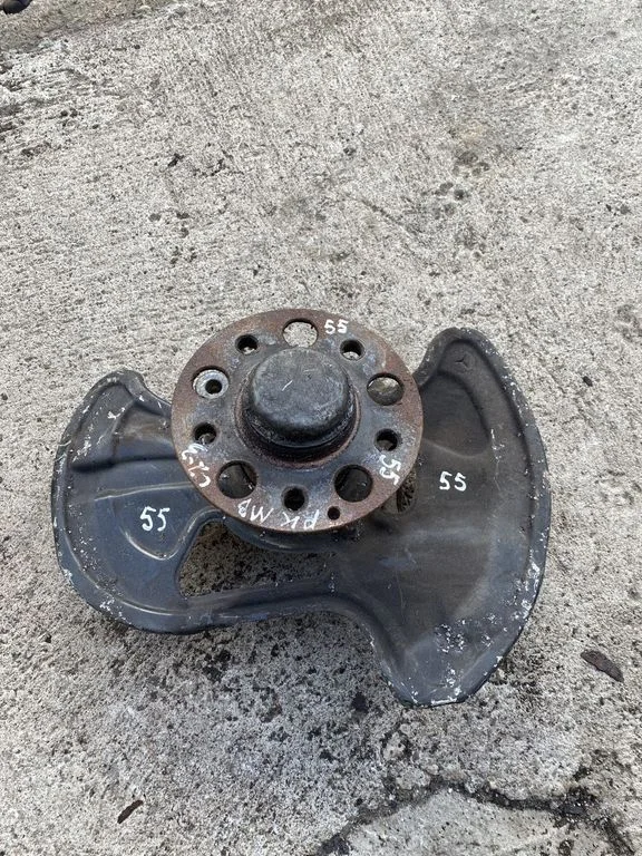 Front wheel hub – Mercedes-Benz C-Class AMG W204 (2007-2014)