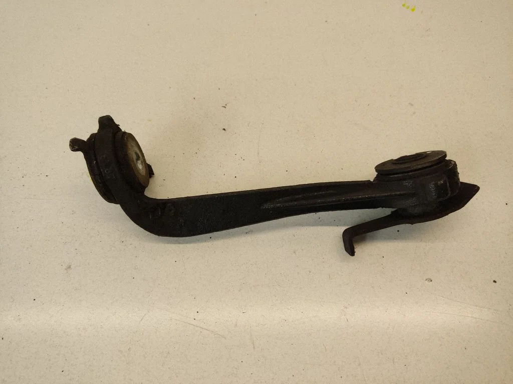 Front control arm – front right