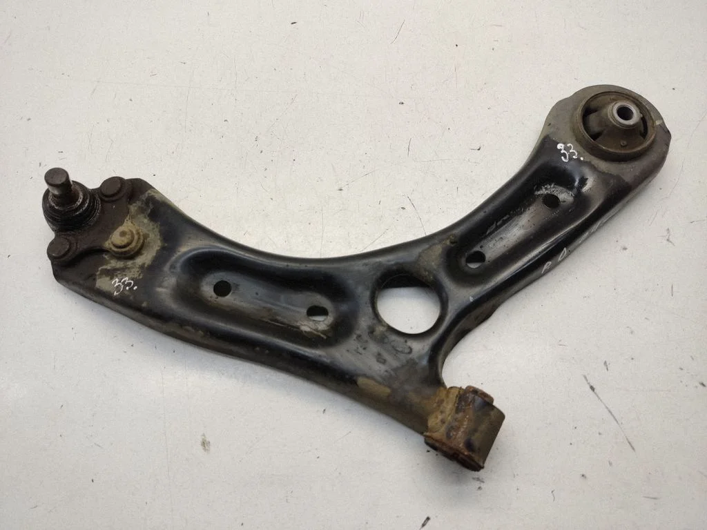 Front lower control arm/wishbone 54584C1000