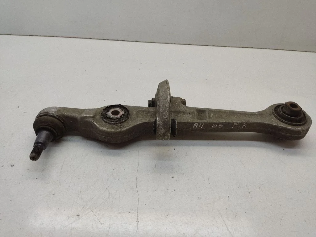 Wahacz przedni dolny – Audi A4 S4 B6 8E 8H (2001-2005)