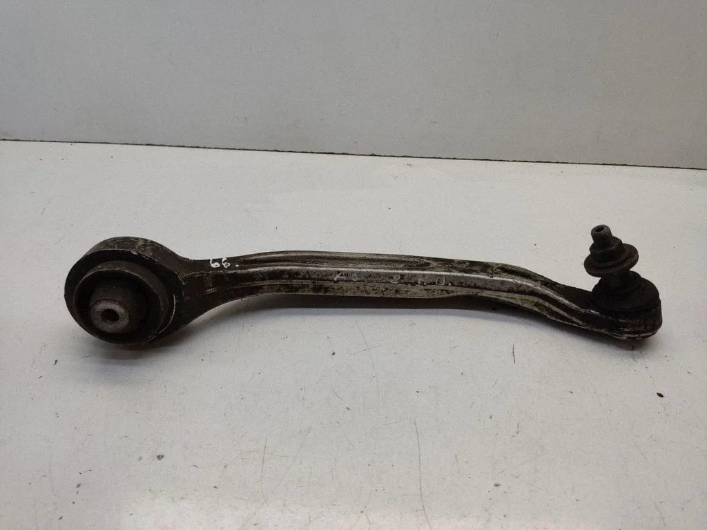 Front lower control arm/wishbone – front right