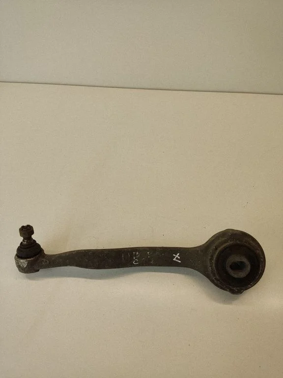 Front control arm – Mercedes-Benz C-Class AMG W204 (2007-2014)