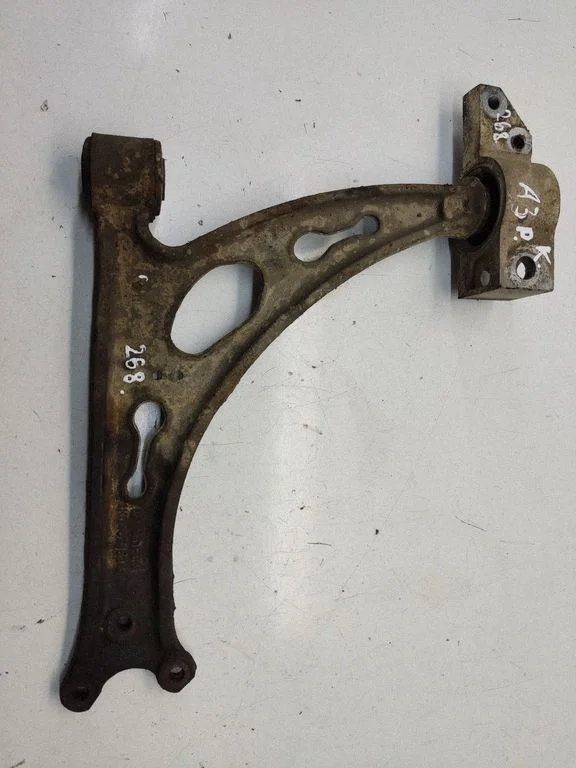 Front lower control arm/wishbone 1K04071536