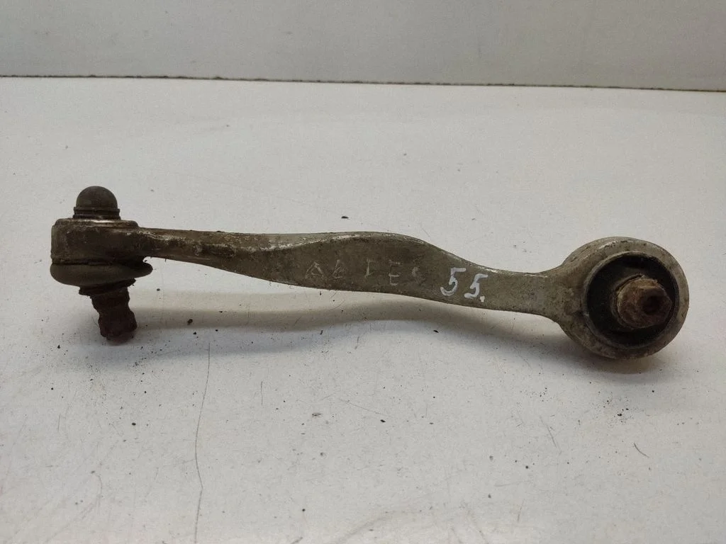 Front lower control arm/wishbone – front right
