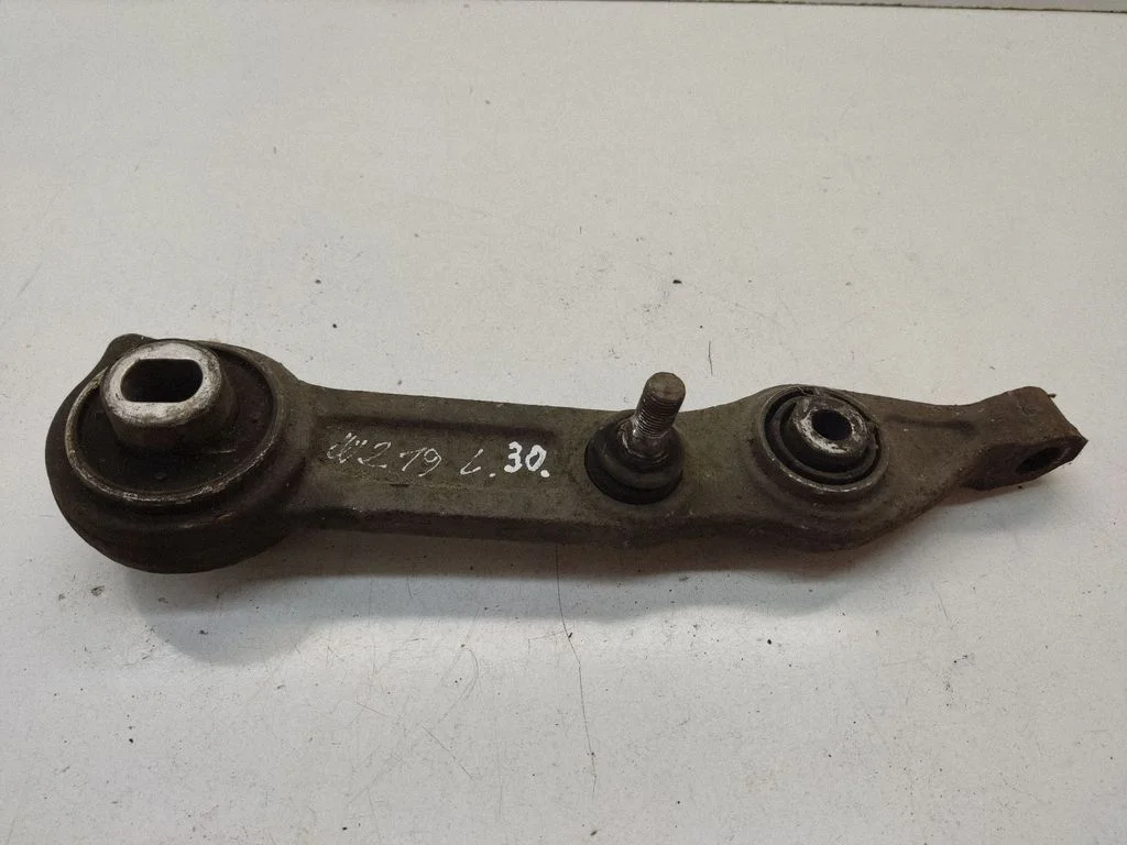 Front lower control arm/wishbone – front left