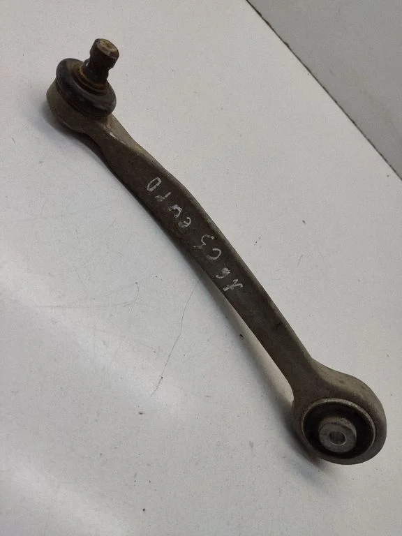 Front lower control arm/wishbone – front right