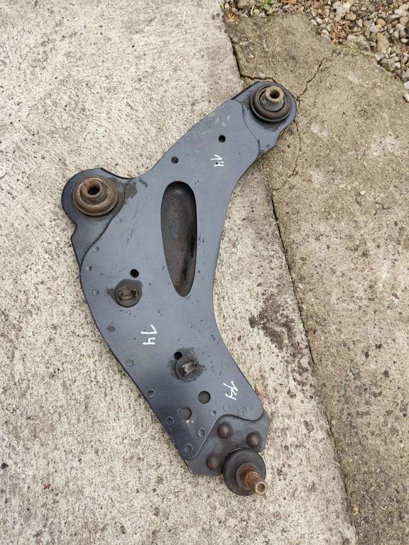 Front lower control arm/wishbone 14413