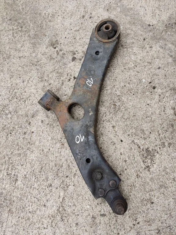 Front lower control arm/wishbone – front left