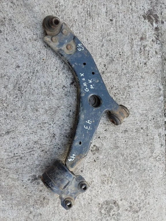 Front lower control arm/wishbone – Ford Focus C-MAX (2003-2010)