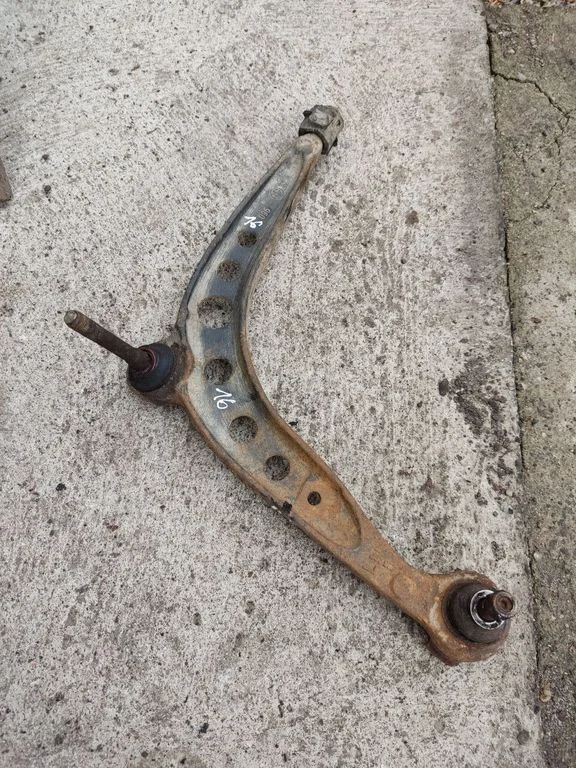 Front lower control arm/wishbone – front left