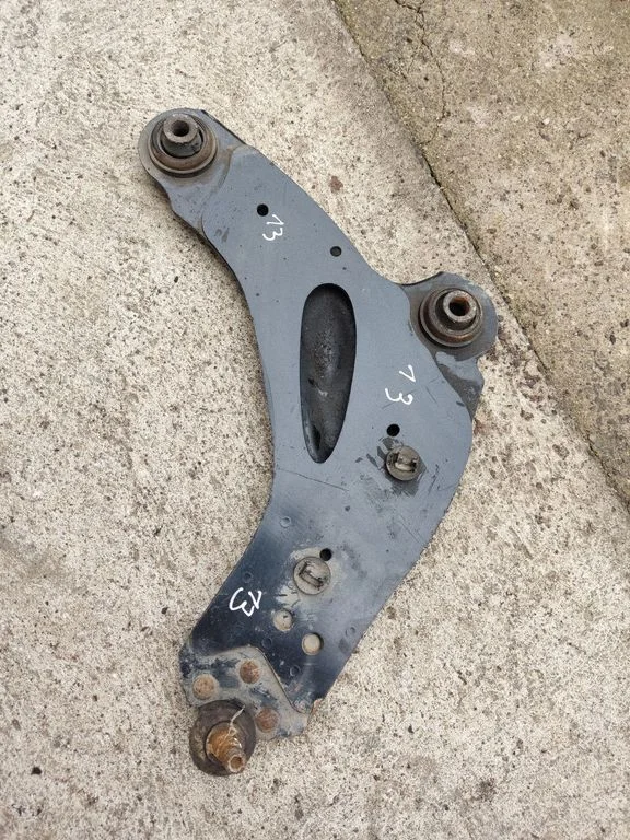Front lower control arm/wishbone 14615