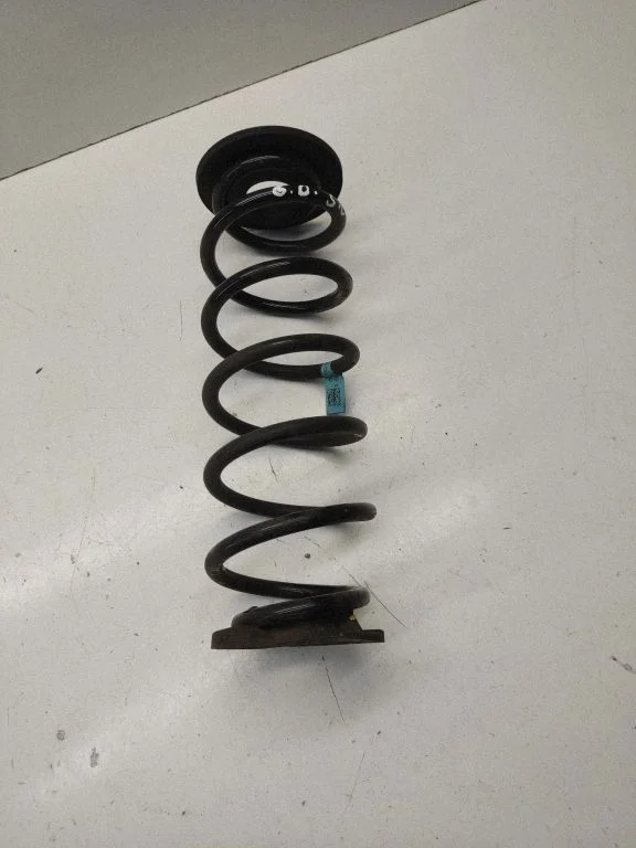 Rear coil spring 55335H8FA0