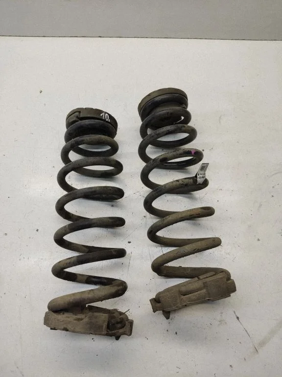 Rear coil spring 55350D4930