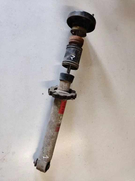 Rear shock absorber/damper 1137932