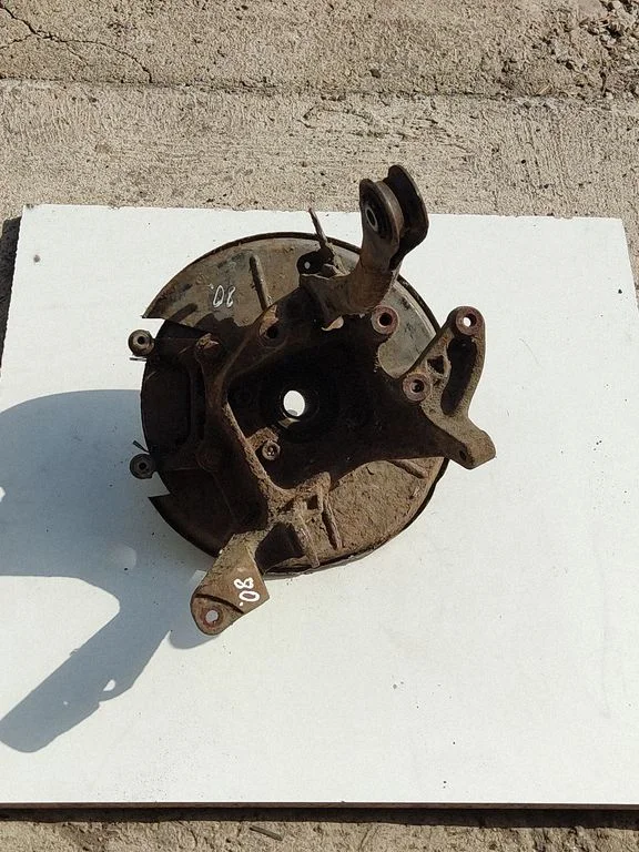 Aizmugurējā rumba 8V415500AA