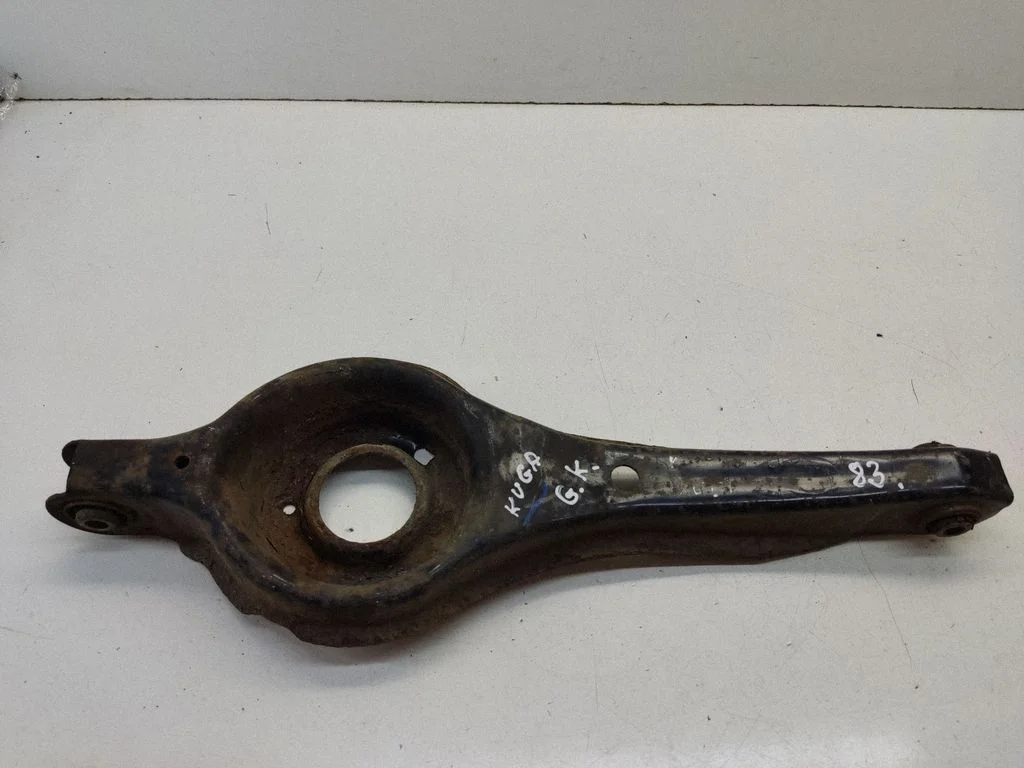 Rear upper control arm/wishbone – rear left
