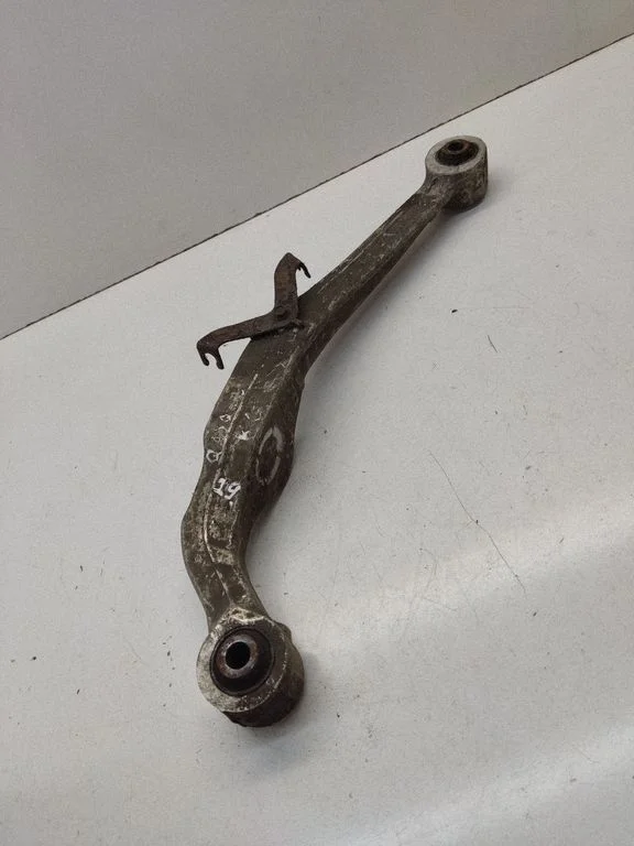 Rear upper control arm/wishbone – rear left
