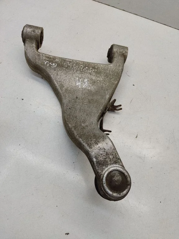Rear upper control arm/wishbone – rear right