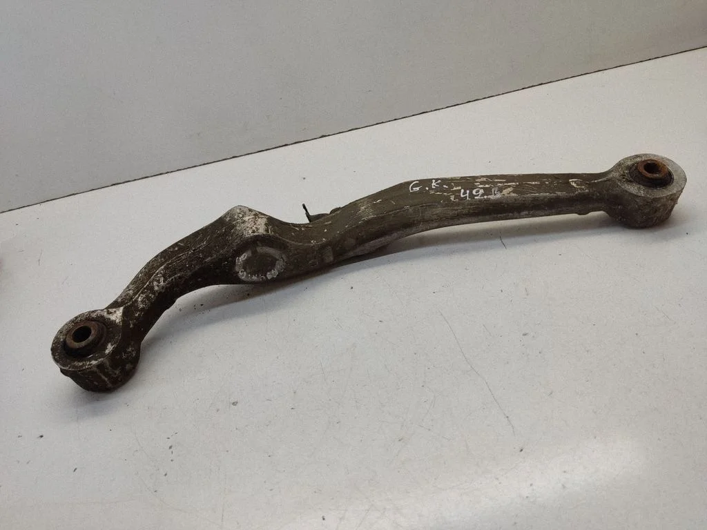 Rear upper control arm/wishbone – rear left