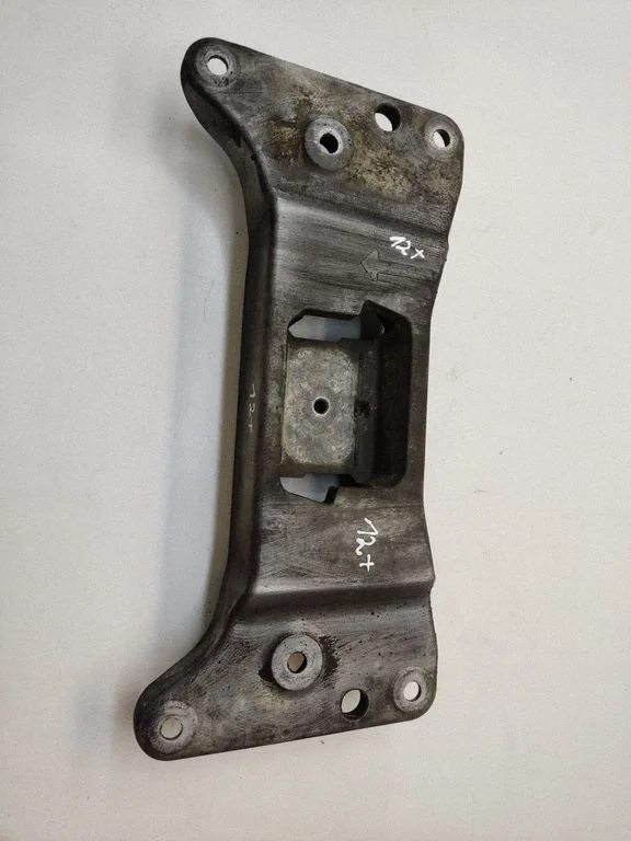 Gearbox mounting bracket – BMW 5 Series F10 F11 (2009-2016)
