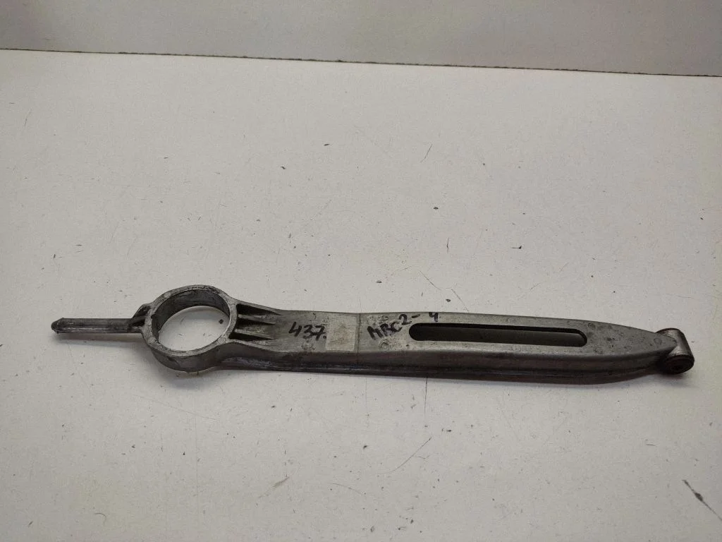Gear selector mechanism 213074