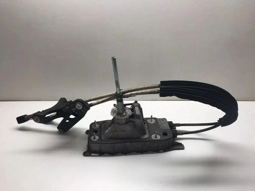 Gear selector mechanism 7K0711061