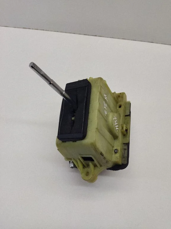 Gear selector mechanism – Mercedes-Benz E-Class W212 (2009-2016)