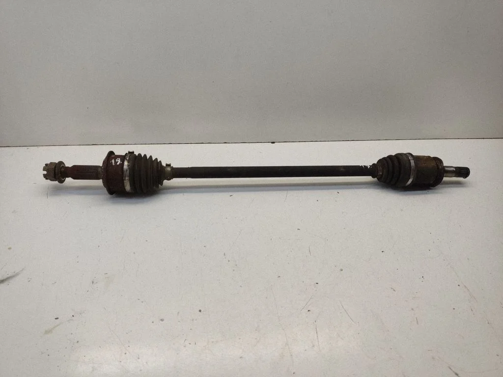 Rear driveshaft – rear right