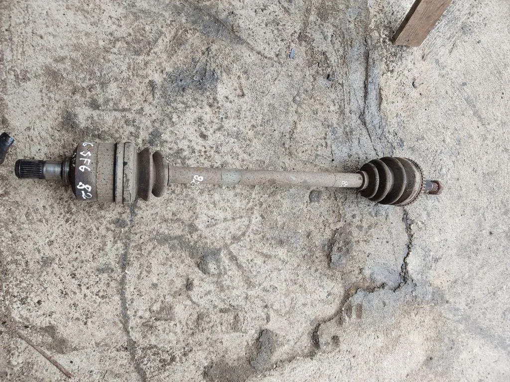 Rear driveshaft – Hyundai Santa Fe (2000-2006)