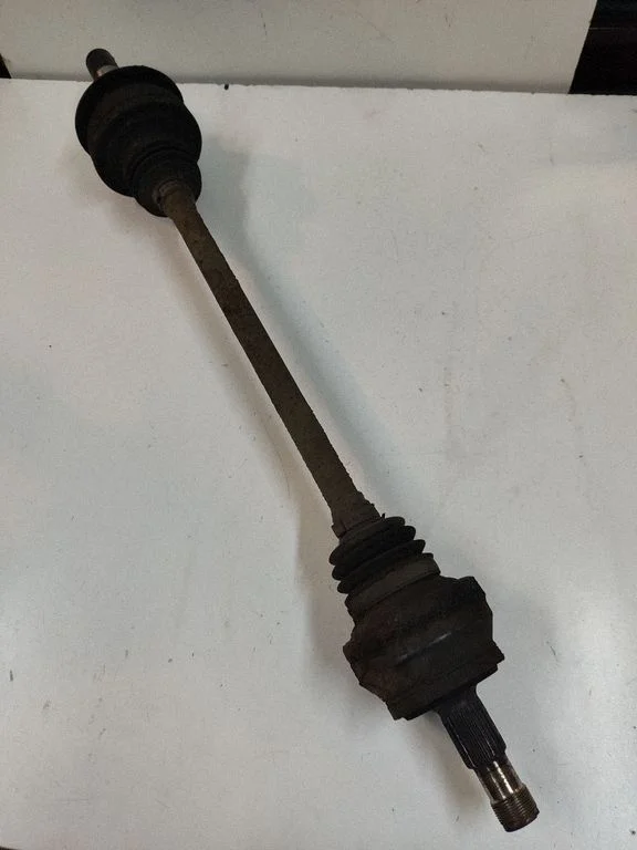 Rear driveshaft – rear left