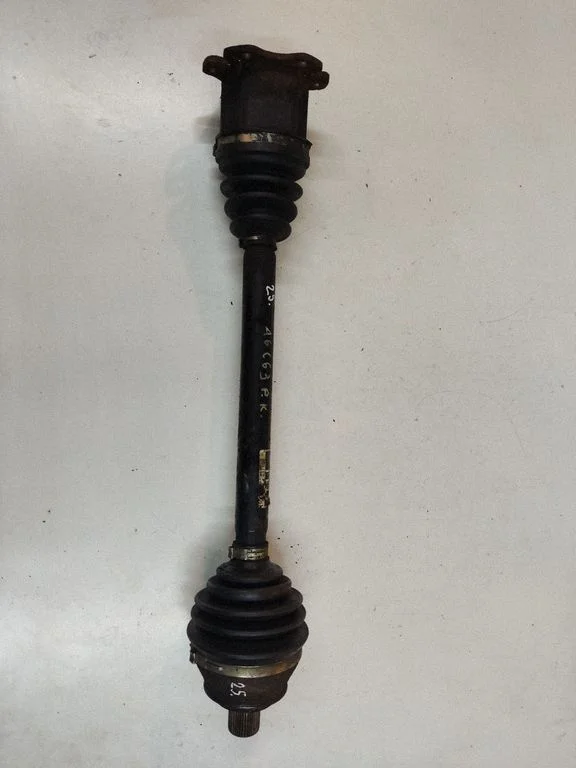 Priekšējā pusass 8250161484057