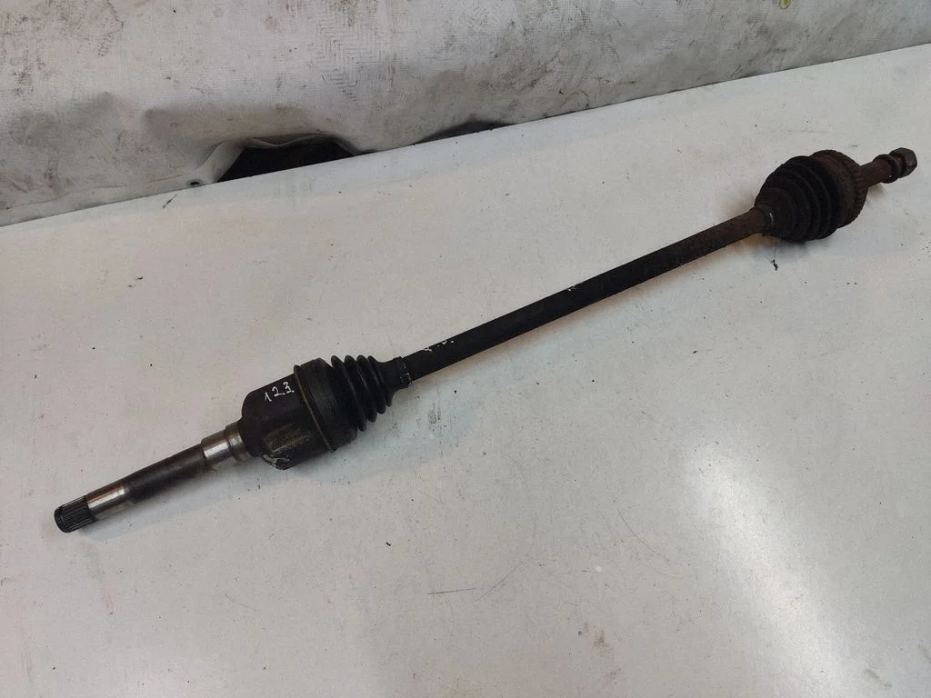 Front driveshaft P04641882AA