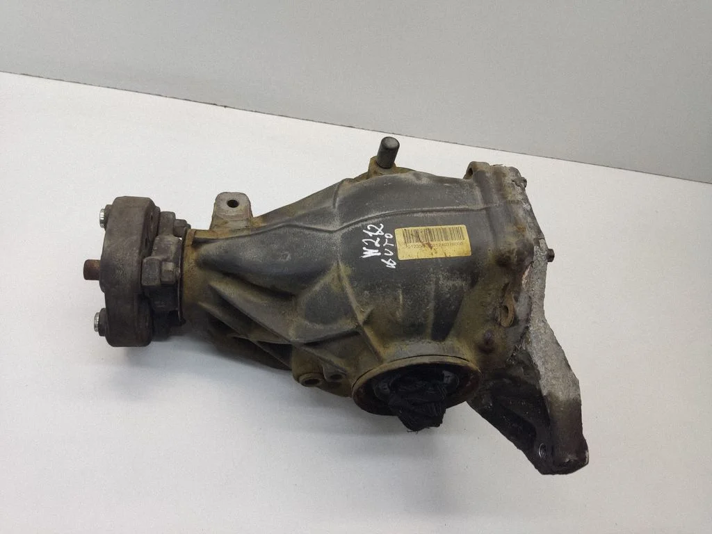 Tagumine reduktor (diferentsiaal) A2123507901
