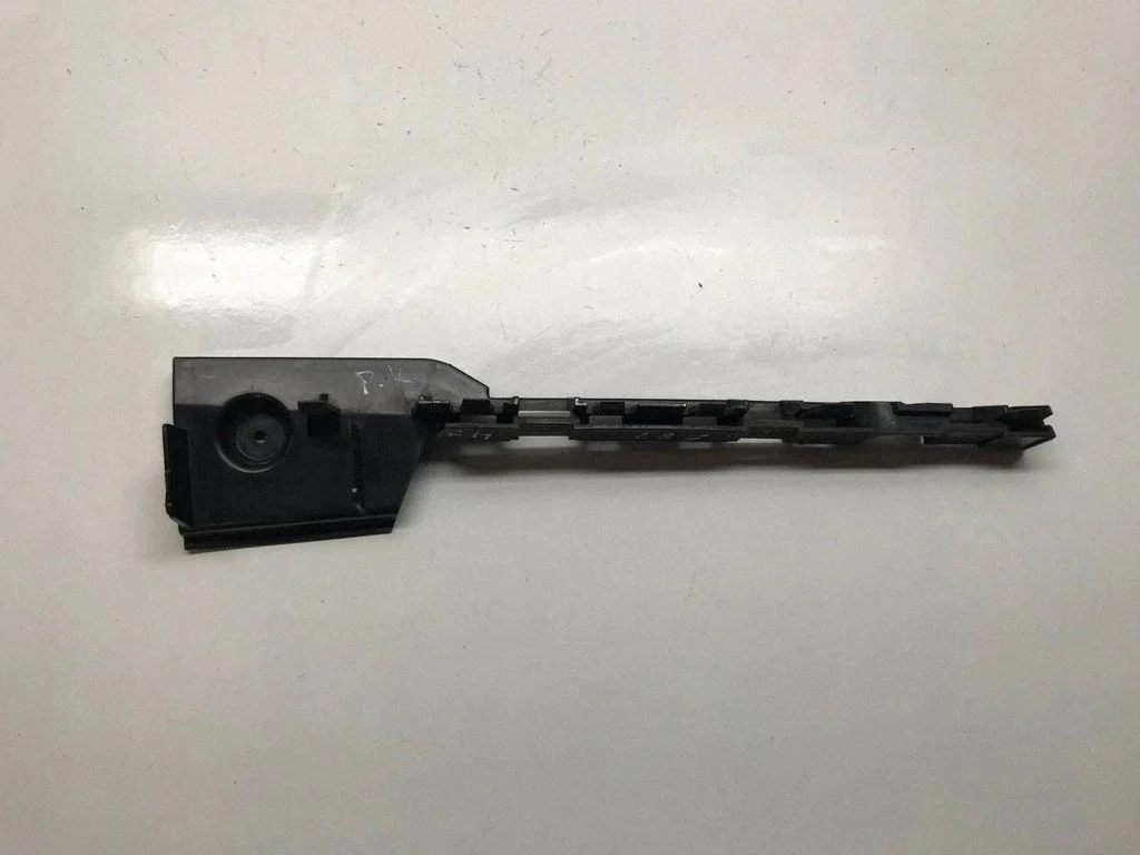 Front bumper mounting bracket 7184355