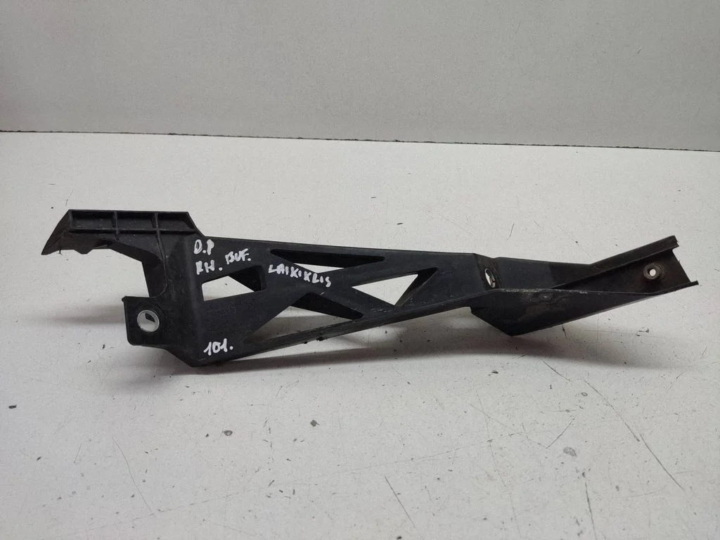 Esistange kinnitusklamber – Chrysler Grand Voyager V (2007-2015)