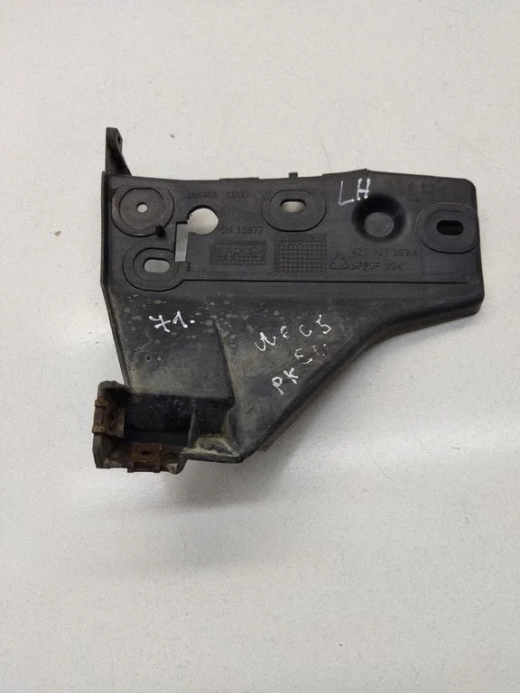 Front bumper mounting bracket 4Z7807283A