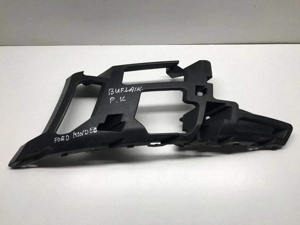 Front bumper mounting bracket 7S7117E857A