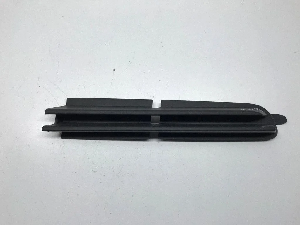 Front bumper lower grill 8226612